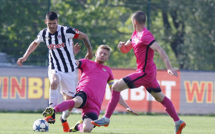 Емил Виячки